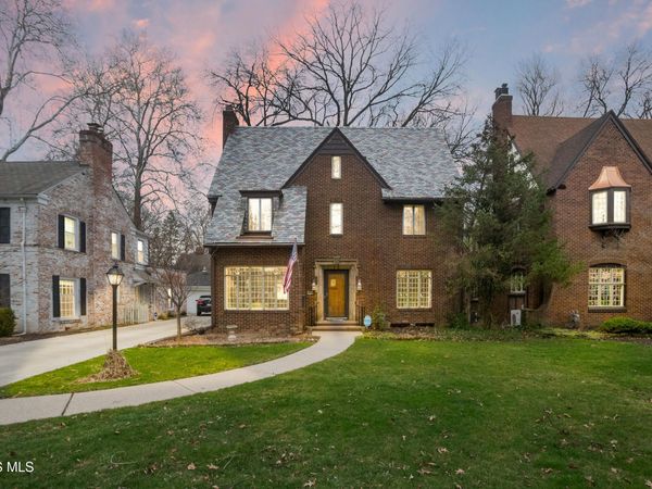 2542 Meadowwood Drive, Toledo, OH 43606