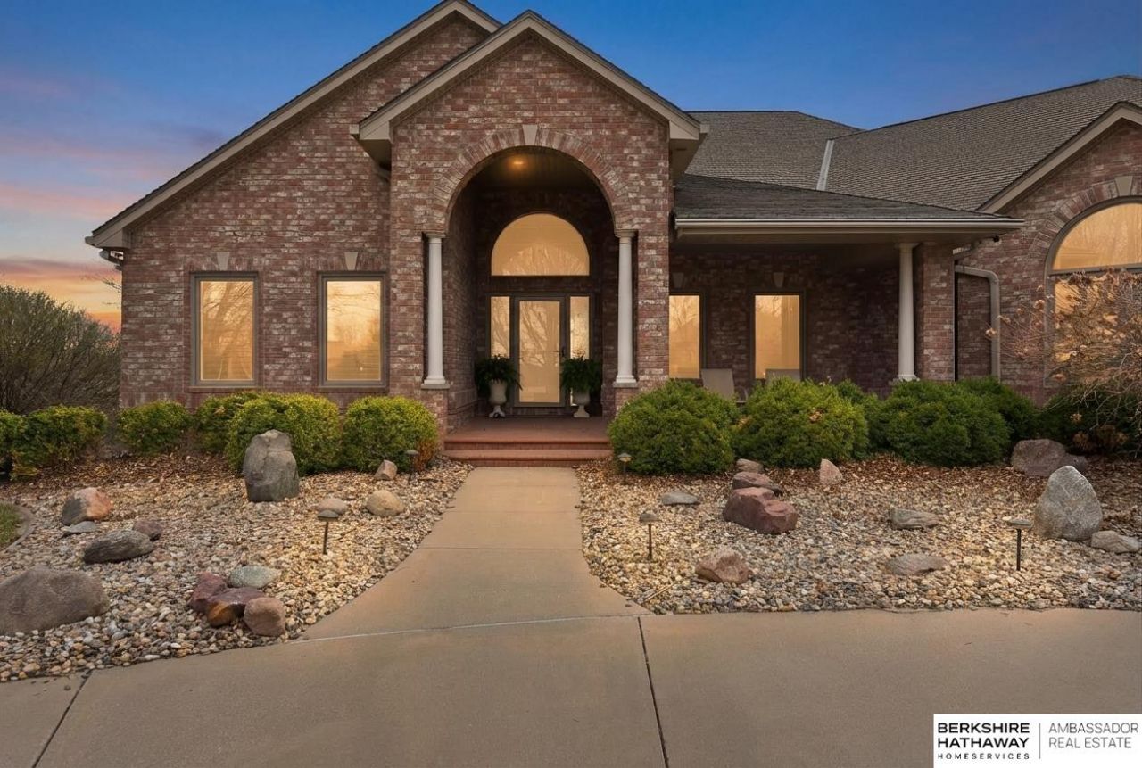 4809 N 196th Circle, Elkhorn, NE 68022 Main Photo