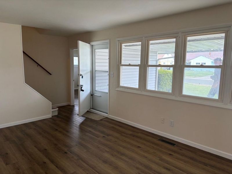 507 Virginia Circle W, Columbus, OH 43213 Photo 5