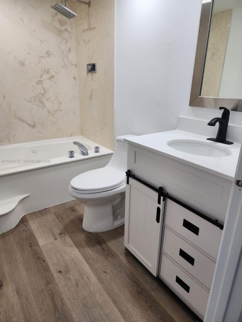 520 Brickell Key Dr, Unit A1517, Miami, FL 33131 Photo