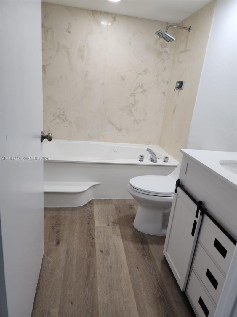 520 Brickell Key Dr, Unit A1517, Miami, FL 33131 Photo