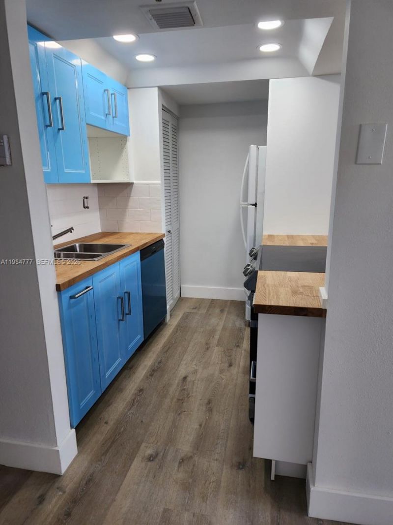 520 Brickell Key Dr, Unit A1517, Miami, FL 33131 Photo