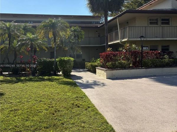 8791 Holly Ct , Unit 103, Tamarac, FL 33321