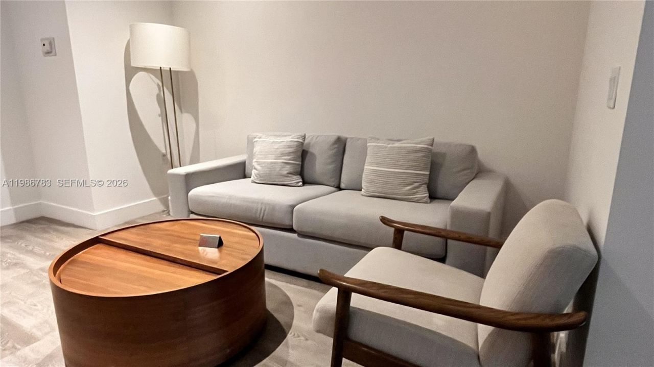 229 SW 9th St, Unit 307, Miami, FL 33130 Photo