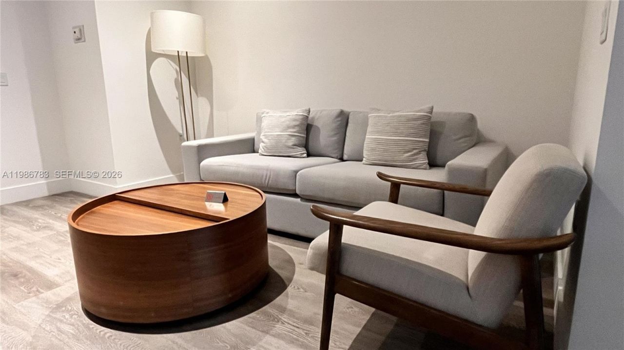 229 SW 9th St, Unit 307, Miami, FL 33130 Photo