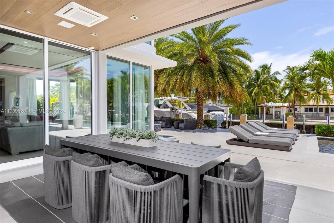 650 Royal Plaza Dr, Fort Lauderdale, FL 33301 Photo