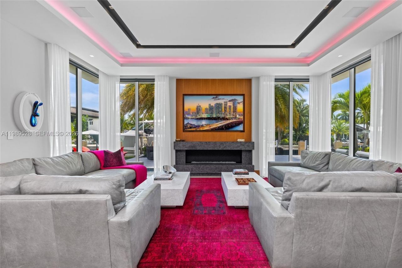 650 Royal Plaza Dr, Fort Lauderdale, FL 33301 Photo