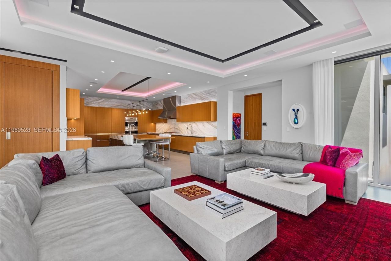 650 Royal Plaza Dr, Fort Lauderdale, FL 33301 Photo