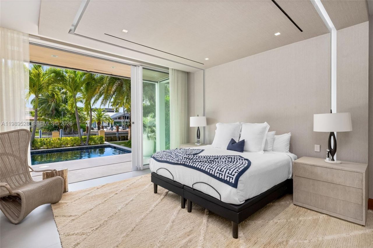 650 Royal Plaza Dr, Fort Lauderdale, FL 33301 Photo