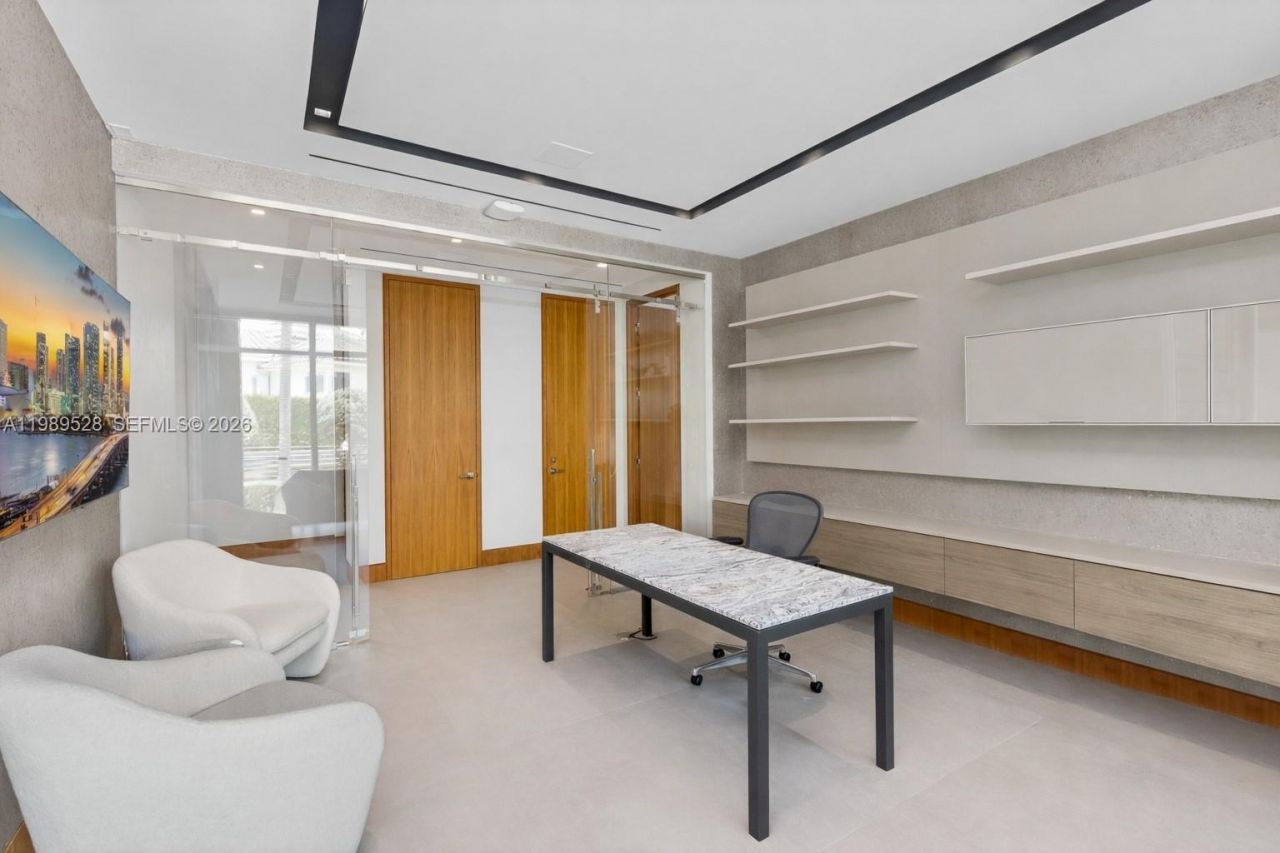 650 Royal Plaza Dr, Fort Lauderdale, FL 33301 Photo