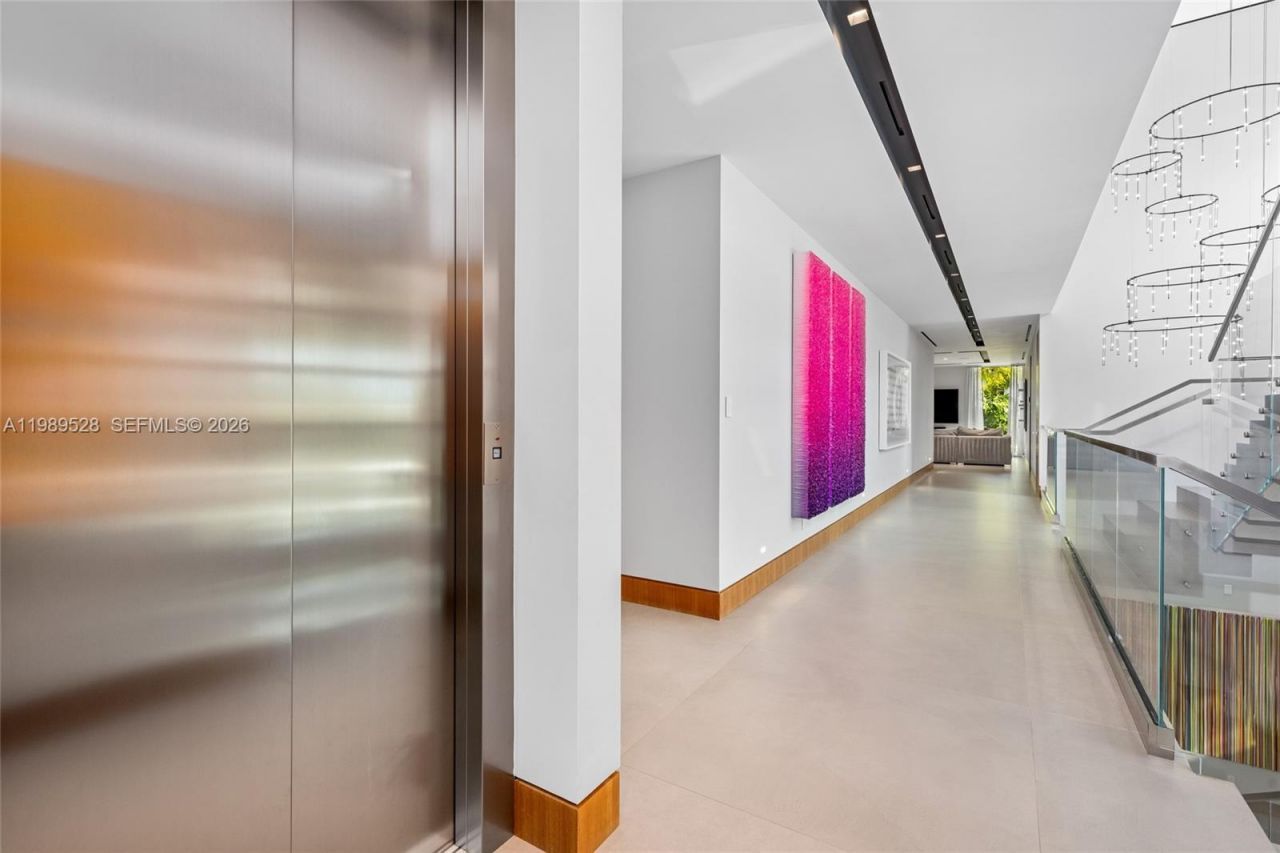 650 Royal Plaza Dr, Fort Lauderdale, FL 33301 Photo