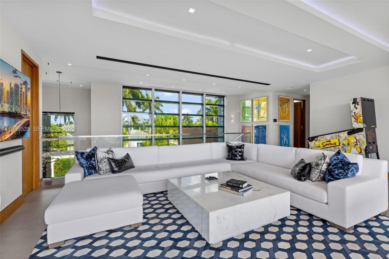 650 Royal Plaza Dr, Fort Lauderdale, FL 33301 Photo