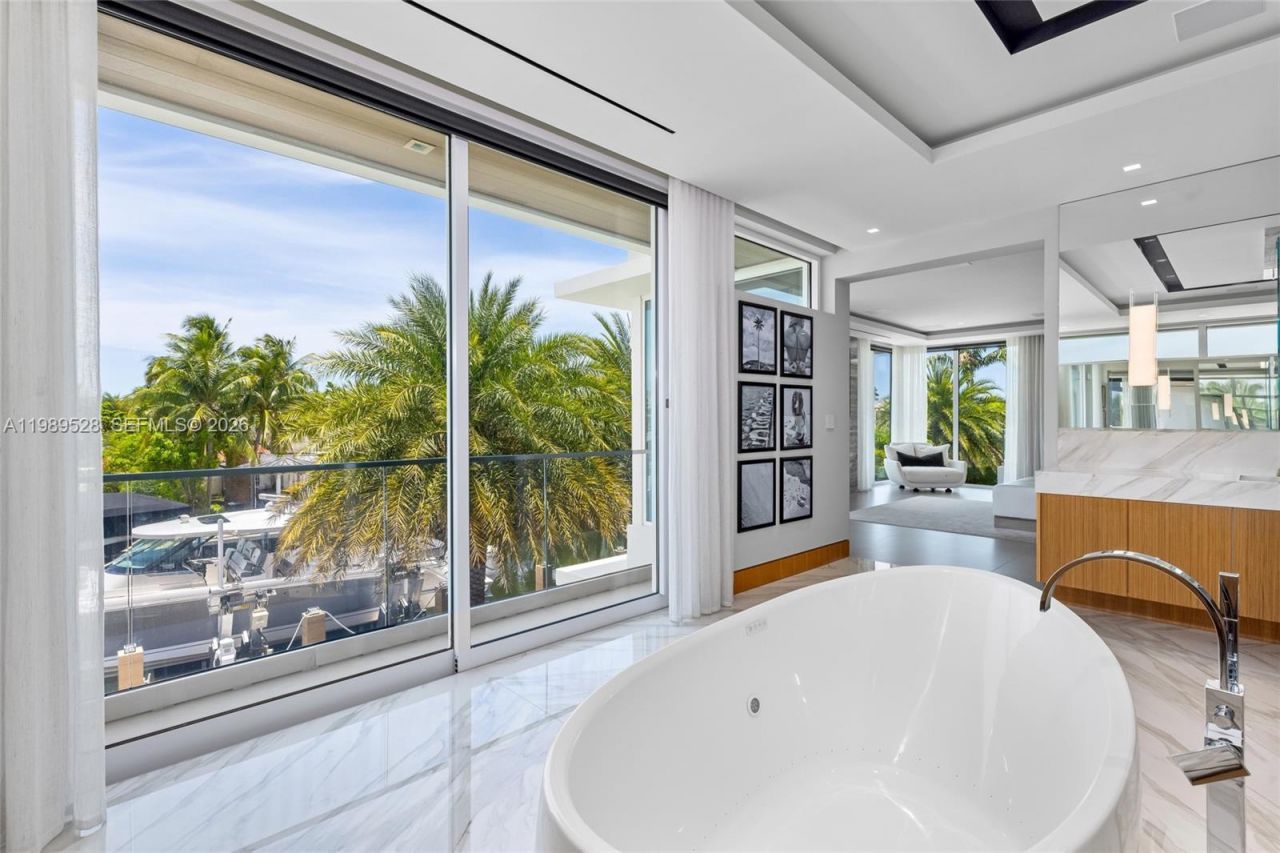 650 Royal Plaza Dr, Fort Lauderdale, FL 33301 Photo