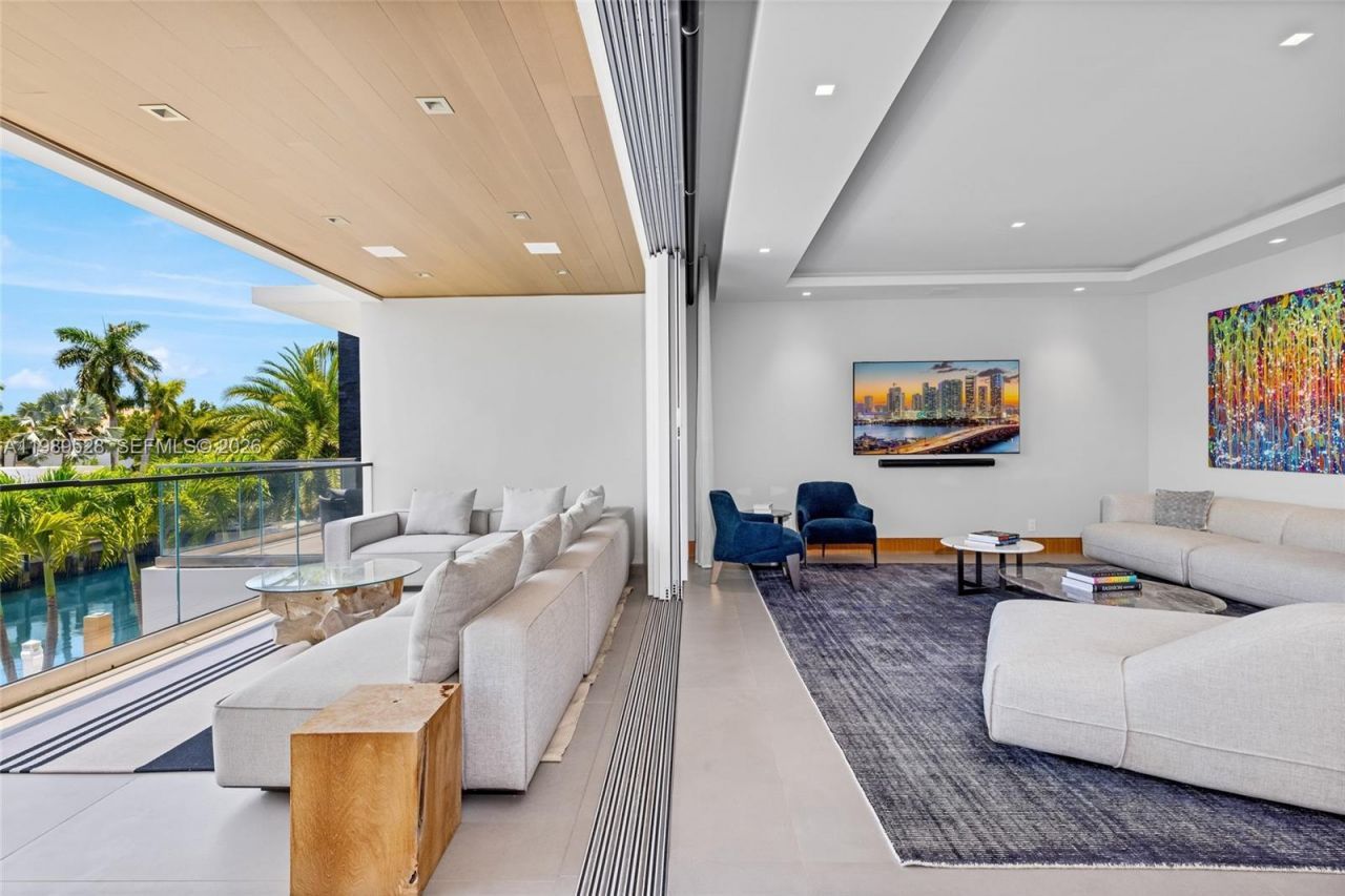 650 Royal Plaza Dr, Fort Lauderdale, FL 33301 Photo