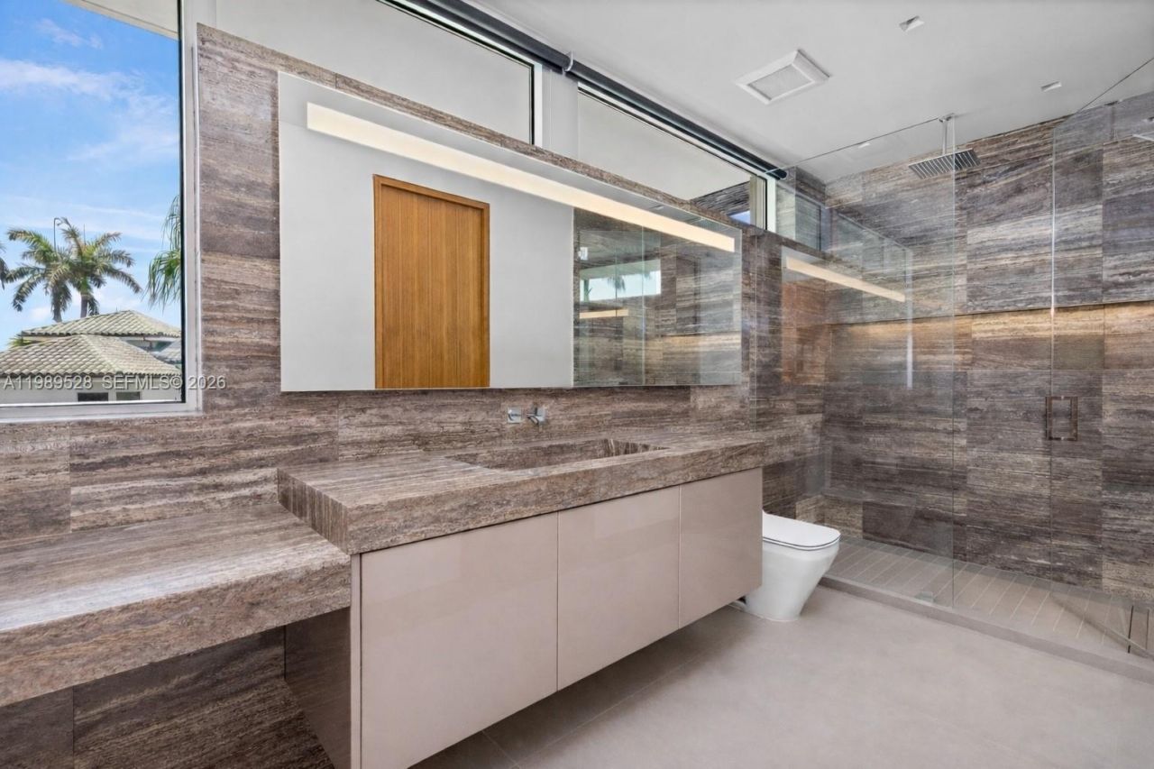 650 Royal Plaza Dr, Fort Lauderdale, FL 33301 Photo