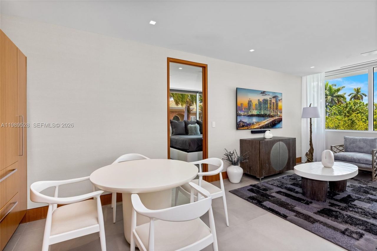 650 Royal Plaza Dr, Fort Lauderdale, FL 33301 Photo