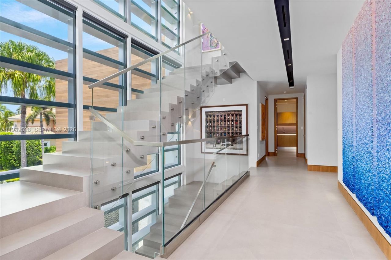 650 Royal Plaza Dr, Fort Lauderdale, FL 33301 Photo