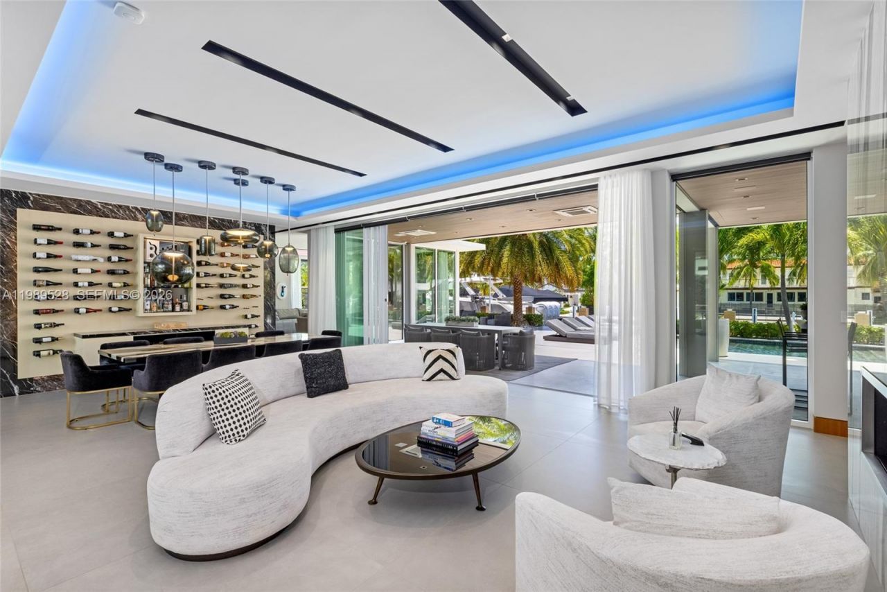 650 Royal Plaza Dr, Fort Lauderdale, FL 33301 Photo