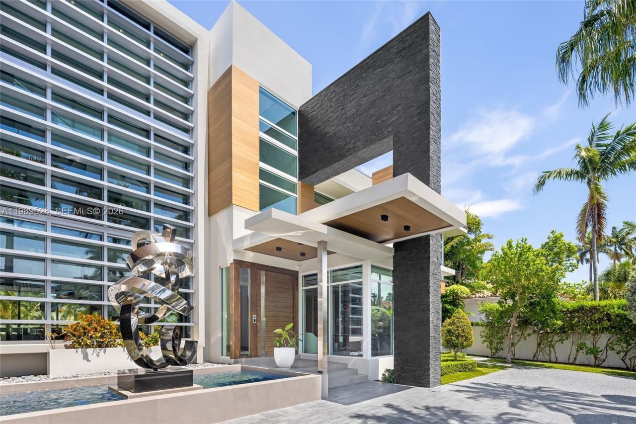 650 Royal Plaza Dr, Fort Lauderdale, FL 33301 Photo