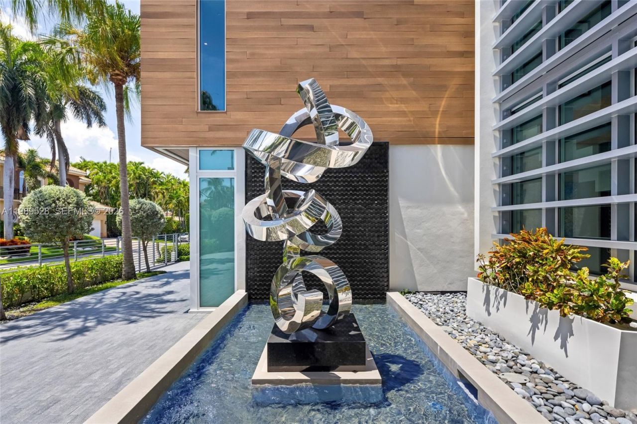 650 Royal Plaza Dr, Fort Lauderdale, FL 33301 Photo