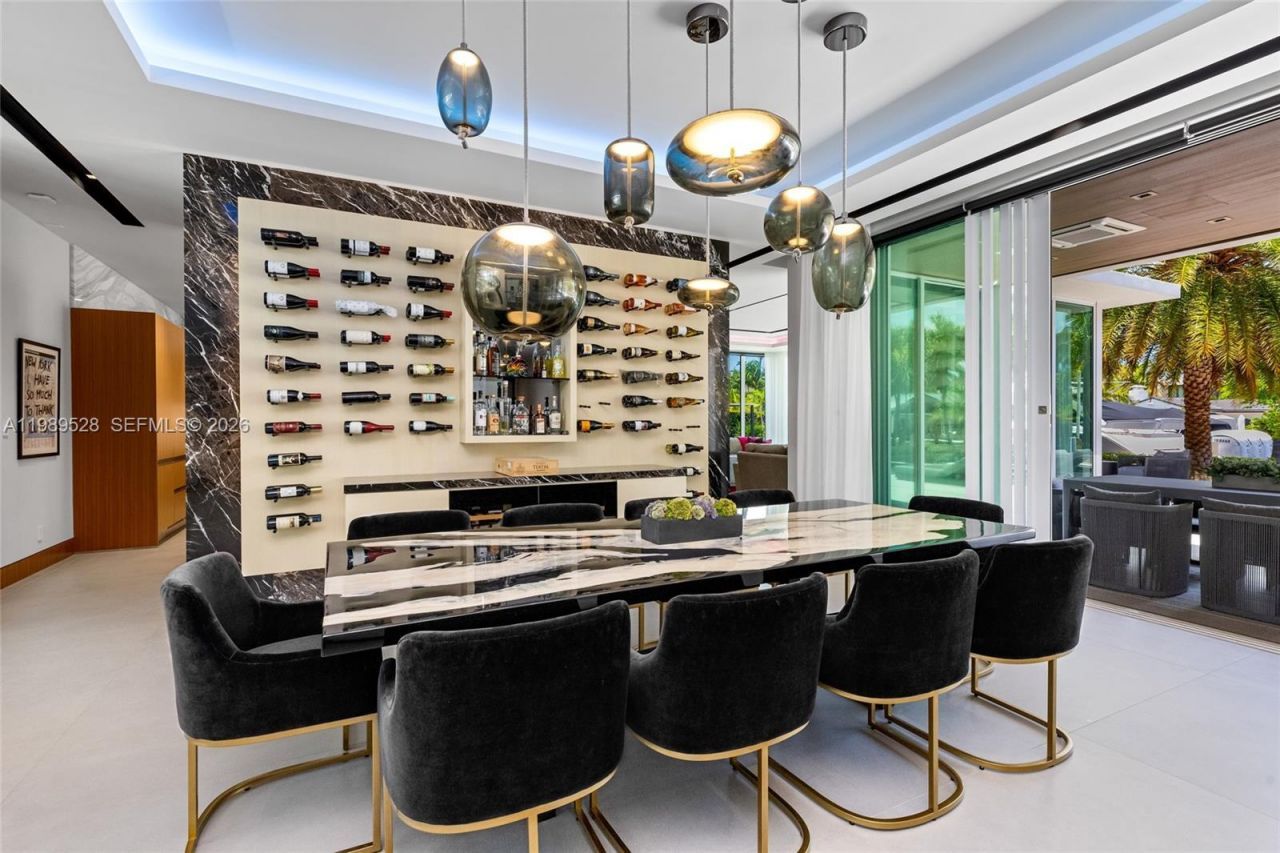 650 Royal Plaza Dr, Fort Lauderdale, FL 33301 Photo