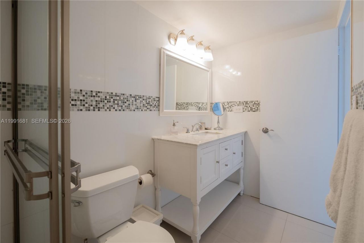 5601 Collins Ave, Unit 1420, Miami Beach, FL 33140 Photo