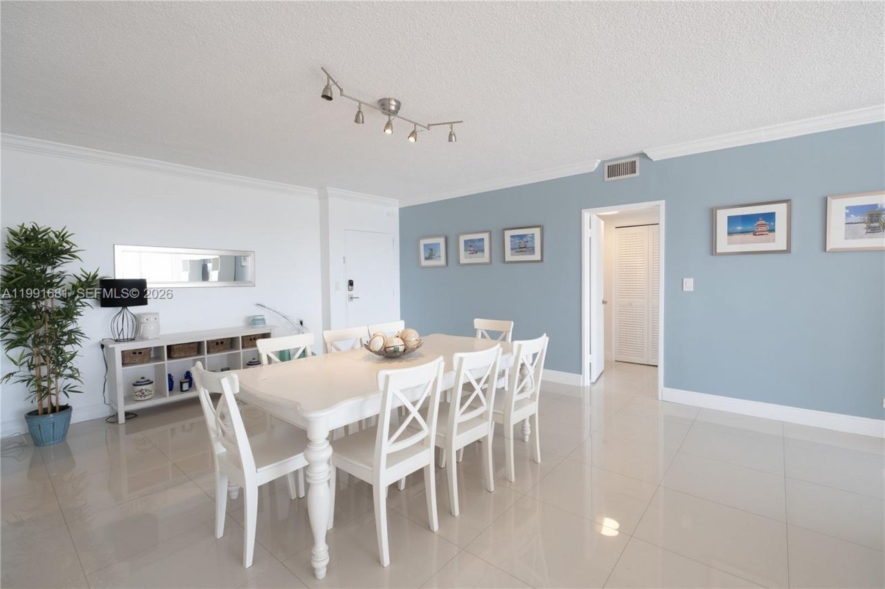 5601 Collins Ave, Unit 1420, Miami Beach, FL 33140 Photo