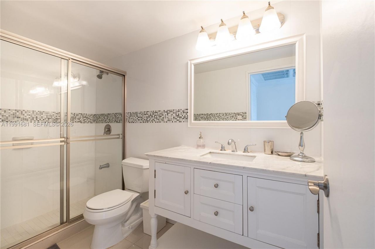 5601 Collins Ave, Unit 1420, Miami Beach, FL 33140 Photo