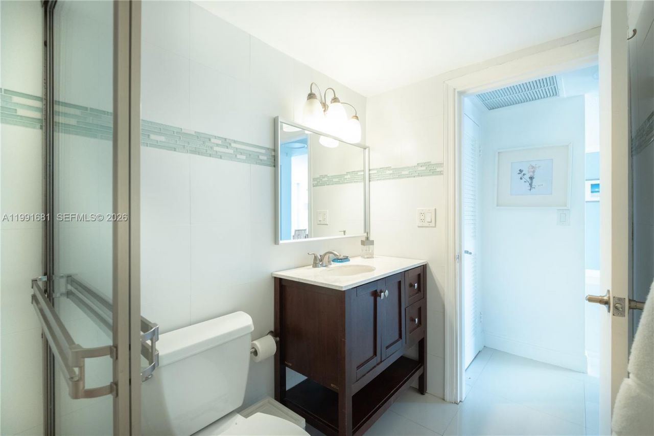 5601 Collins Ave, Unit 1420, Miami Beach, FL 33140 Photo