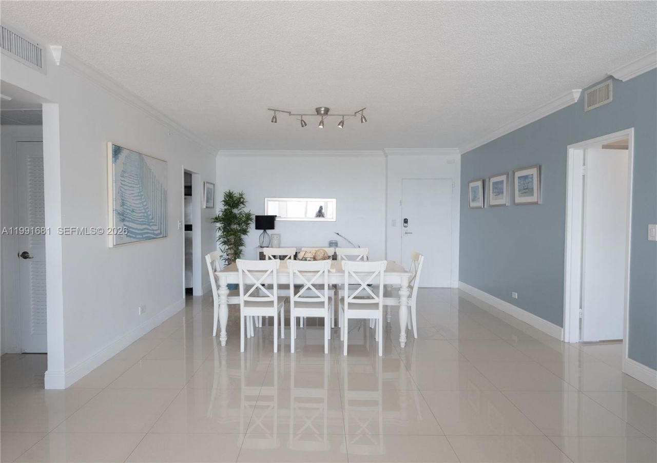 5601 Collins Ave, Unit 1420, Miami Beach, FL 33140 Photo
