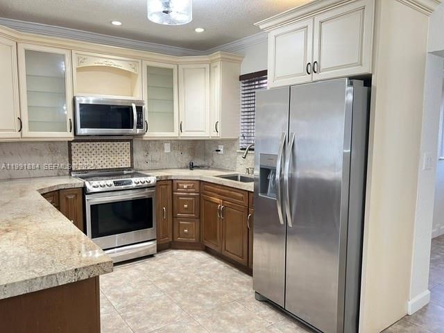 631 W 50th St, Unit 631, Hialeah, FL 33012 Photo