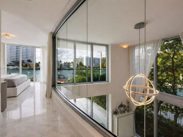 7928 East Dr , Unit 106, North Bay Village, FL 33141