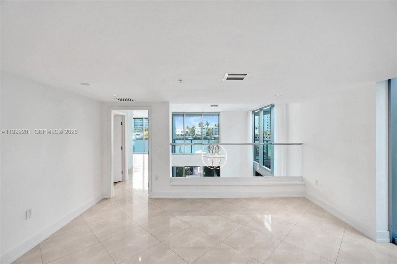 7928 East Dr , Unit 106, North Bay Village, FL 33141 Photo