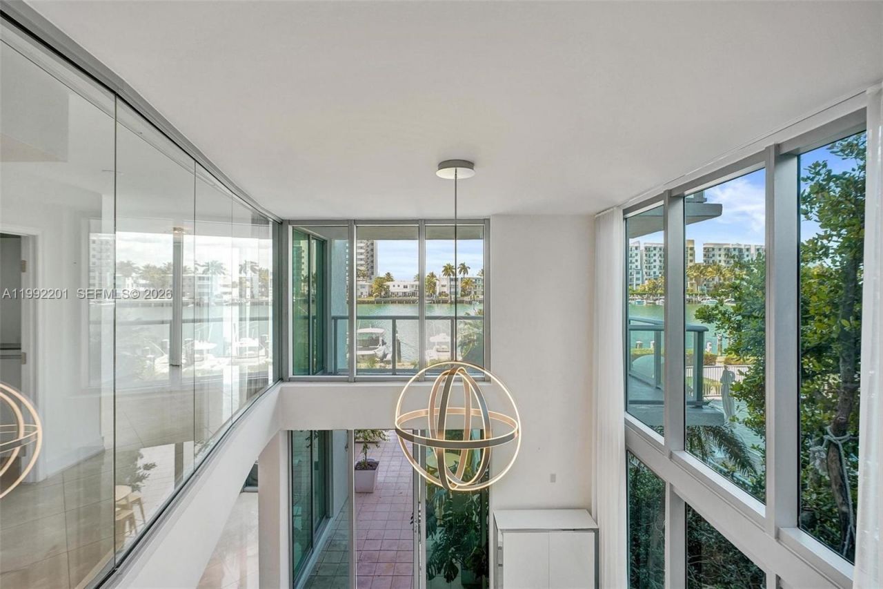 7928 East Dr , Unit 106, North Bay Village, FL 33141 Photo