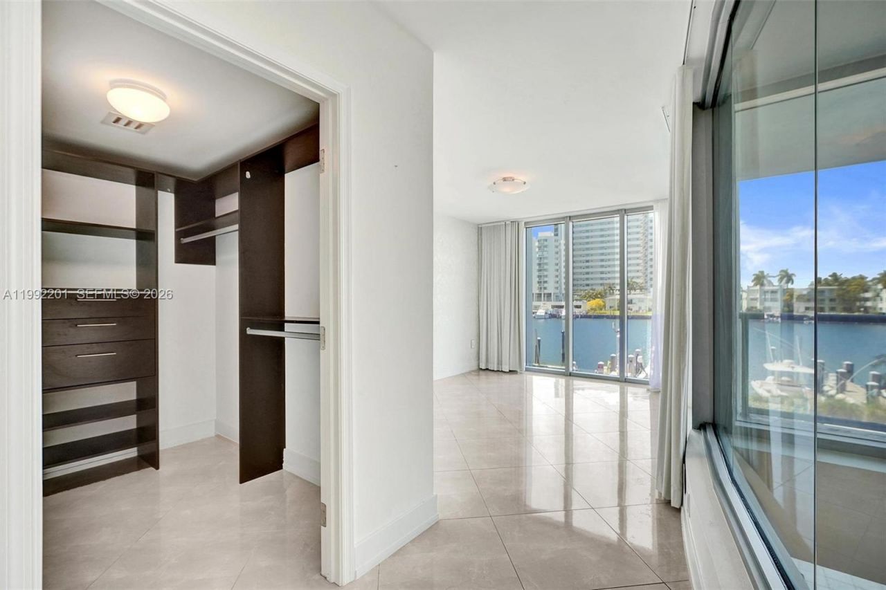 7928 East Dr , Unit 106, North Bay Village, FL 33141 Photo