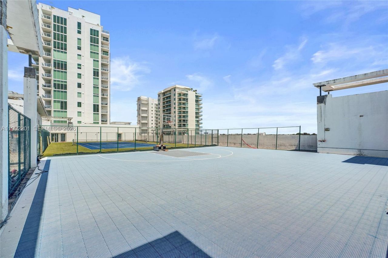 7928 East Dr , Unit 106, North Bay Village, FL 33141 Photo