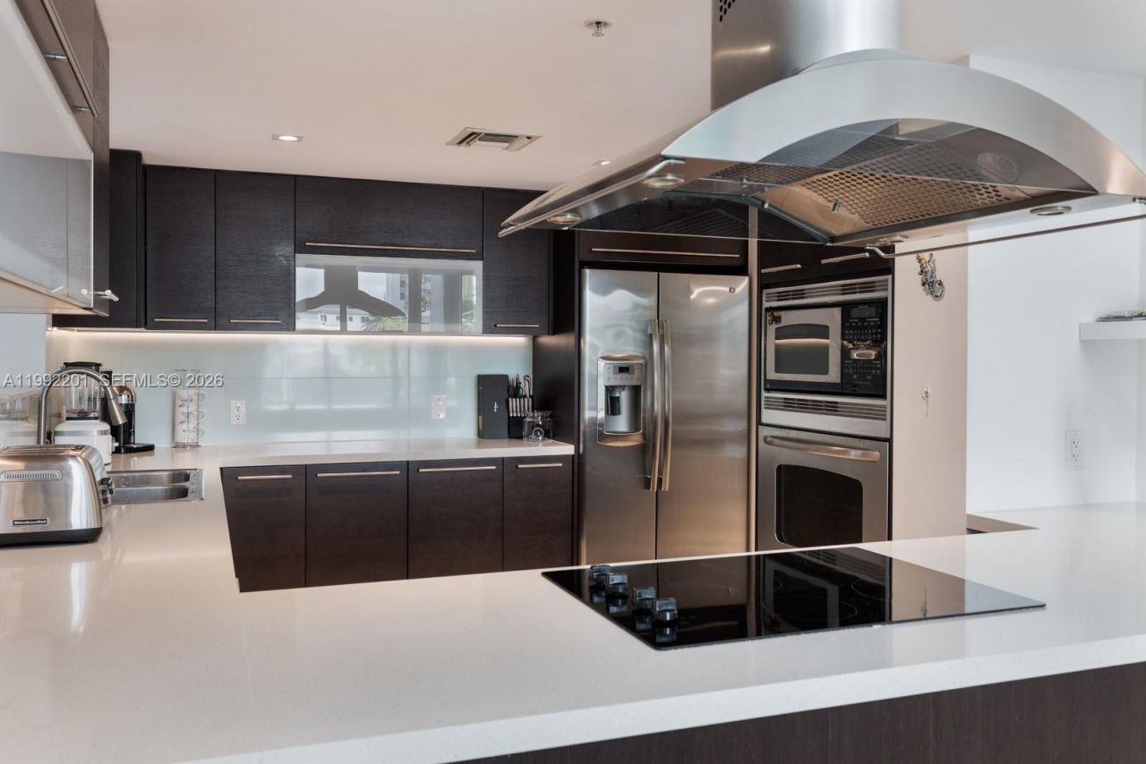 7928 East Dr , Unit 106, North Bay Village, FL 33141 Photo