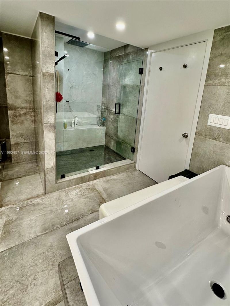 19667 Turnberry Way, Unit 22E, Aventura, FL 33180 Photo