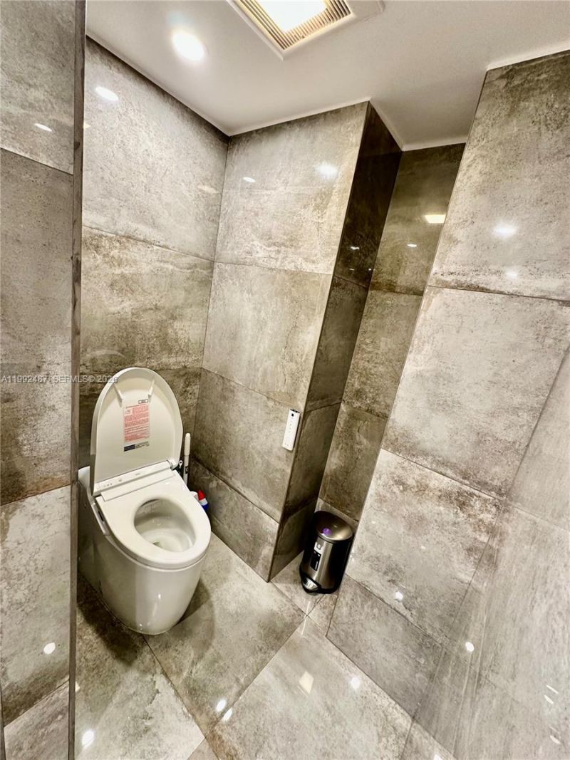 19667 Turnberry Way, Unit 22E, Aventura, FL 33180 Photo