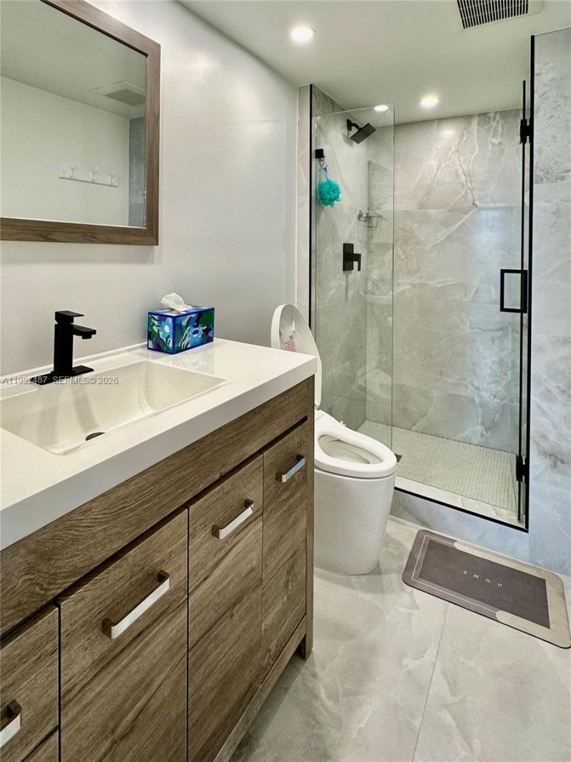 19667 Turnberry Way, Unit 22E, Aventura, FL 33180 Photo