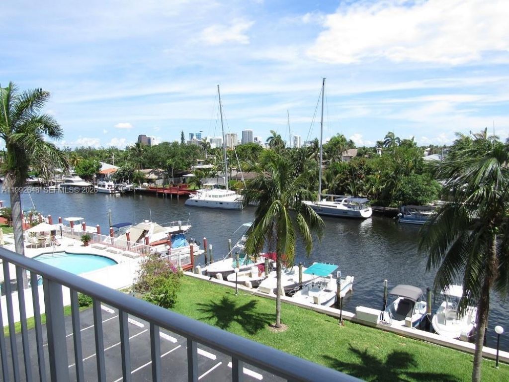 1731 SE 15th St , Unit 402, Fort Lauderdale, FL 33316 Photo
