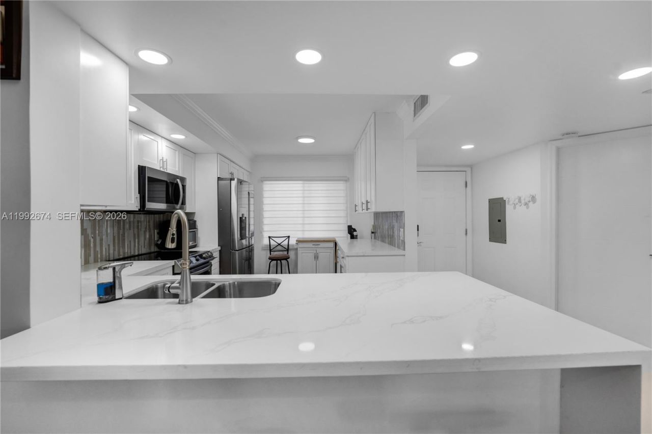 850 SW 138th Ave, Unit 111D, Pembroke Pines, FL 33027 Photo