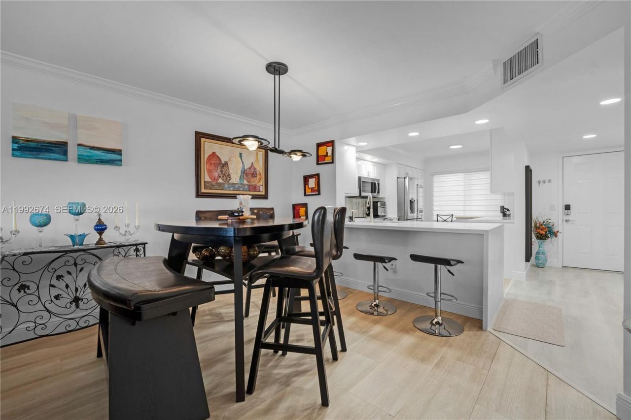 850 SW 138th Ave, Unit 111D, Pembroke Pines, FL 33027 Photo