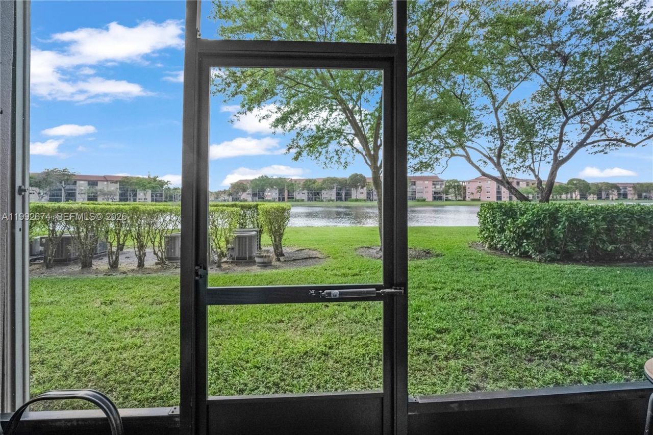 850 SW 138th Ave, Unit 111D, Pembroke Pines, FL 33027 Photo