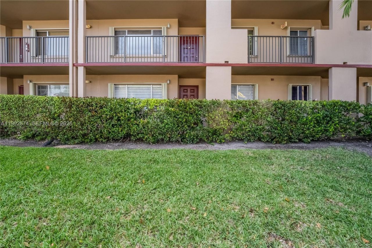 850 SW 138th Ave, Unit 111D, Pembroke Pines, FL 33027 Photo