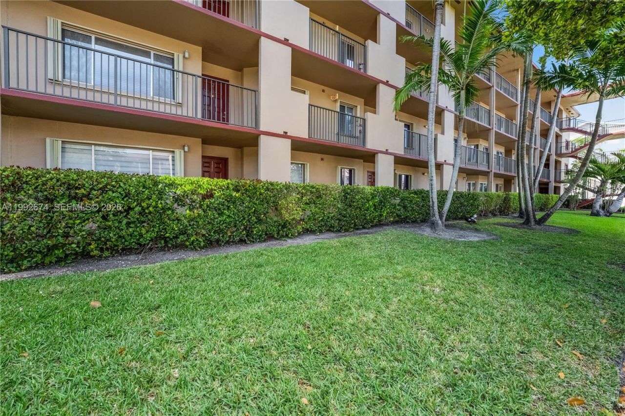 850 SW 138th Ave, Unit 111D, Pembroke Pines, FL 33027 Photo