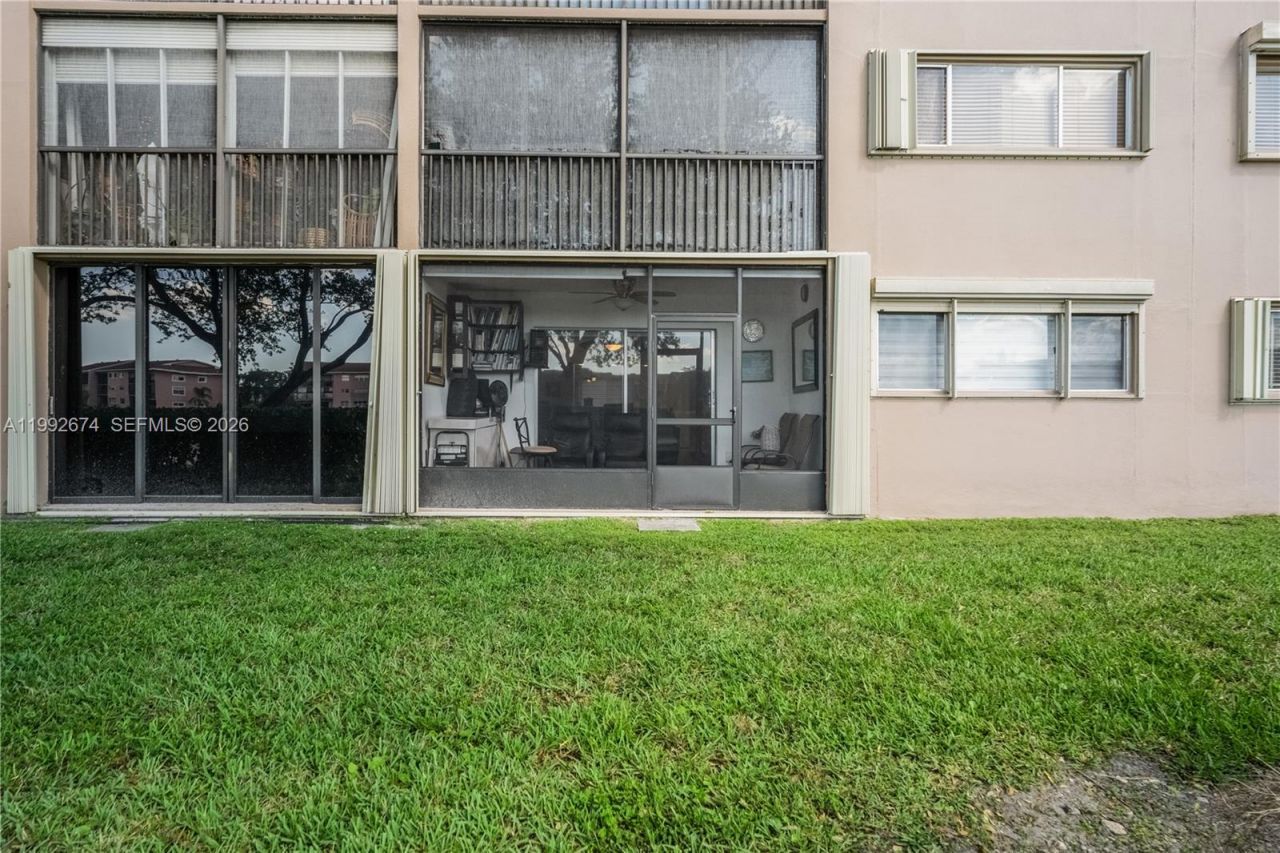 850 SW 138th Ave, Unit 111D, Pembroke Pines, FL 33027 Photo