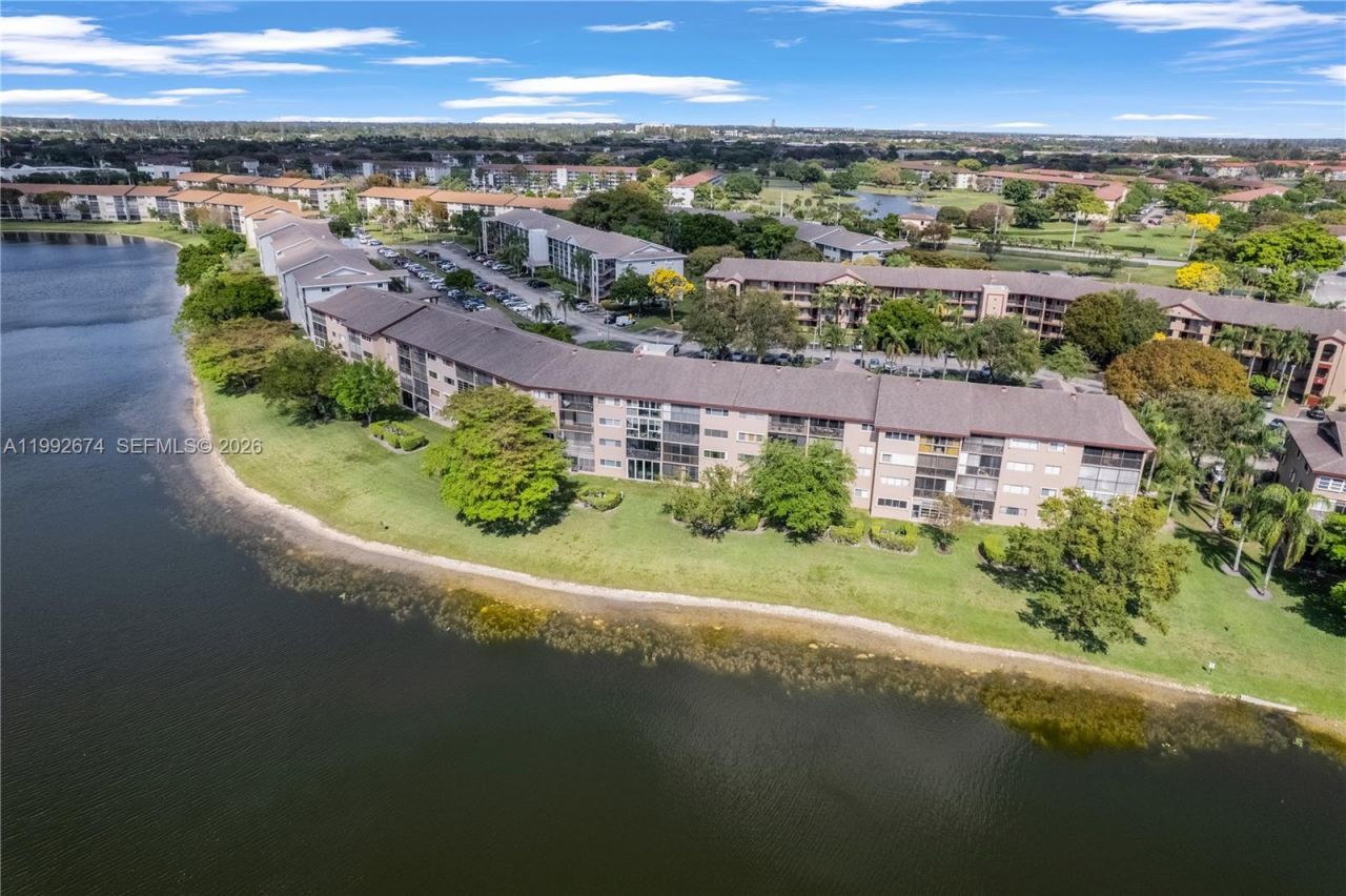 850 SW 138th Ave, Unit 111D, Pembroke Pines, FL 33027 Photo