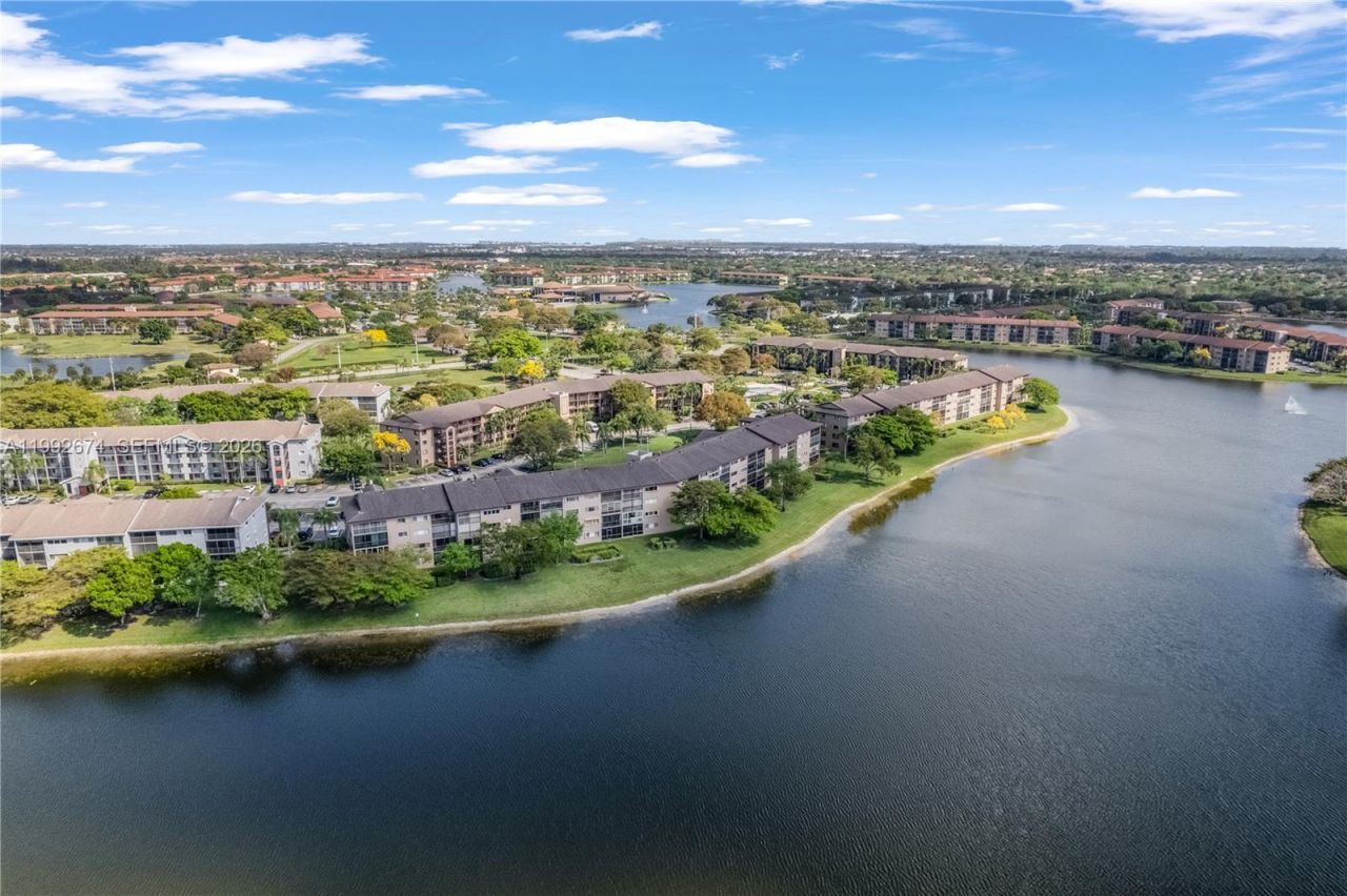 850 SW 138th Ave, Unit 111D, Pembroke Pines, FL 33027 Photo