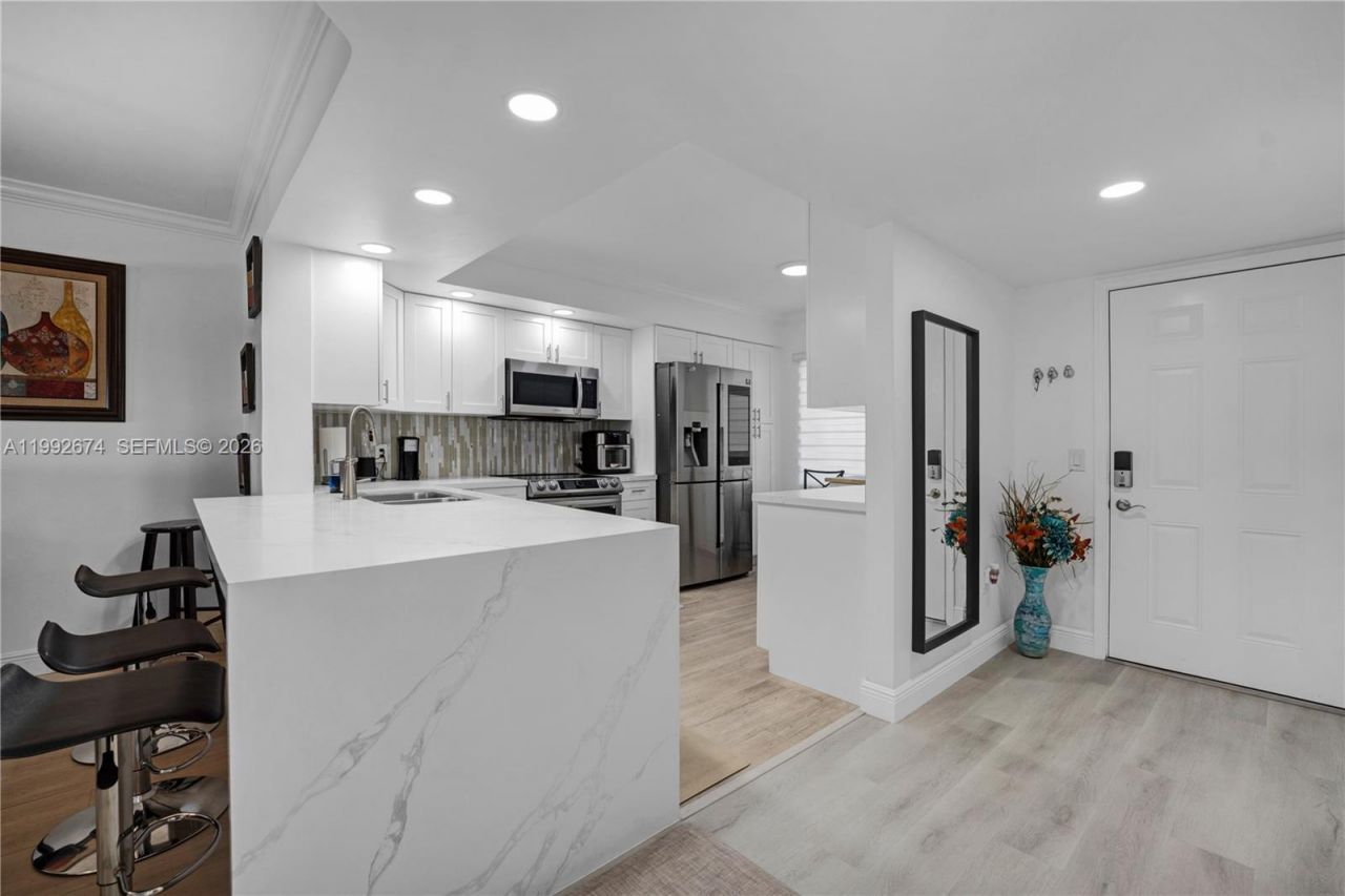 850 SW 138th Ave, Unit 111D, Pembroke Pines, FL 33027 Photo